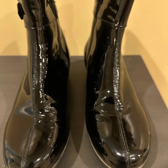 Cole Haan/Nike patent leather side zip booties in great condition size  7 - Picture 3 of 8